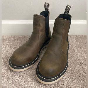 Dr Martens waterproof Chelsea boots green size 8 USL